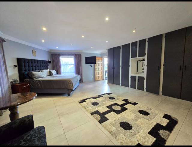 8 BEDROOM HOUSE FOR SALE IN BASSONIA